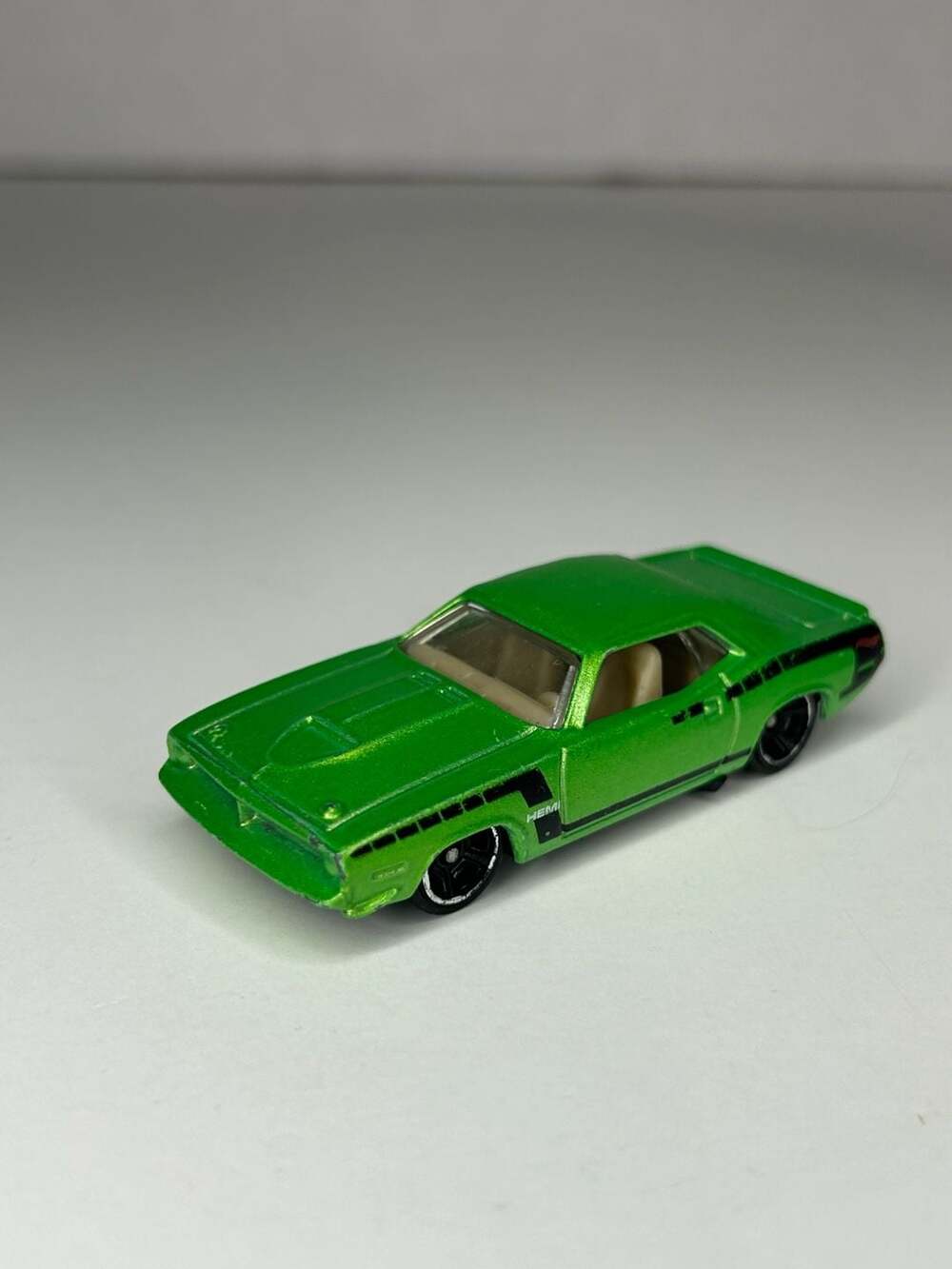 Hot Wheels 2008 Green '70 Plymouth AAR Cuda Diecast Toy Car